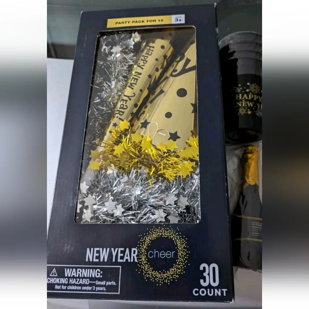 NEW YEAR CHEER Party Pack For 10 (NO champagne Bottle Popper)